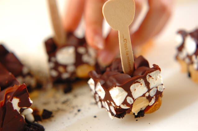 マカダミアロッキーロードバーの作り方の手順3