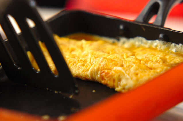 ナメタケ入り卵焼きの作り方の手順2