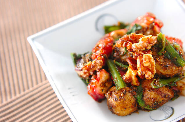 里芋と菊菜のゴマみそ汚し