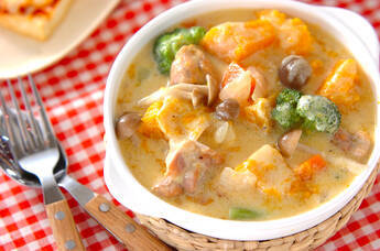 ルーなしで作る!具だくさんのパンプキンシチュー