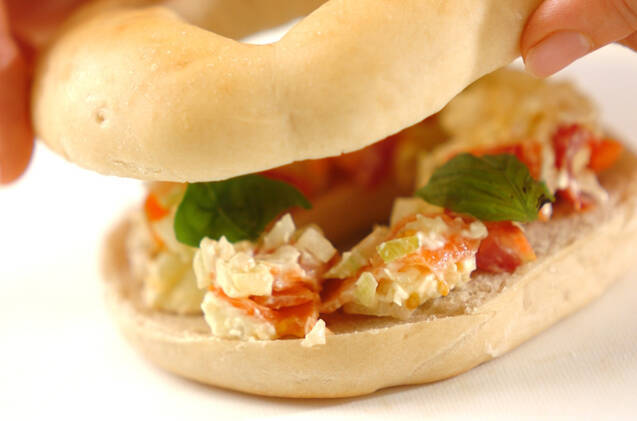 サーモンチーズベーグルサンドの作り方の手順3