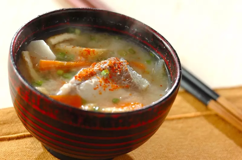 ブリ入り粕汁 レシピ 作り方 E レシピ 料理のプロが作る簡単レシピ ブリ入り粕汁 レシピ 作り方 E レシピ 料理のプロが作る簡単レシピ