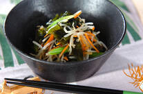 ワカメとモヤシの中華風和え