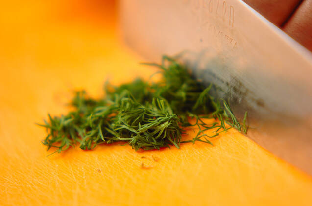 ほぐし鮭とキュウリのディルマヨネーズ和えの作り方の手順2