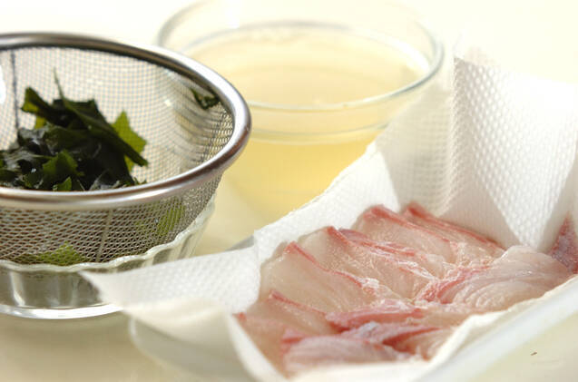 鯛とワカメのだし浸しの作り方の手順1