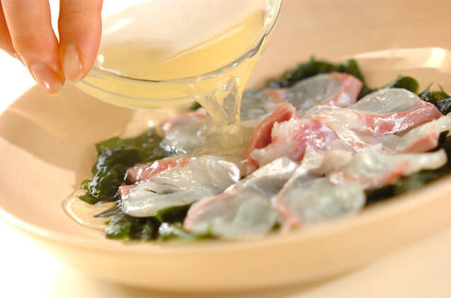 鯛とワカメのだし浸しの作り方の手順2