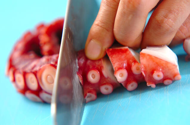 タコとプチトマトの塩麹マリネの作り方の手順1