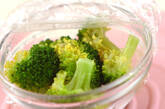 ブロッコリーとトマトのチーズ和えの作り方1