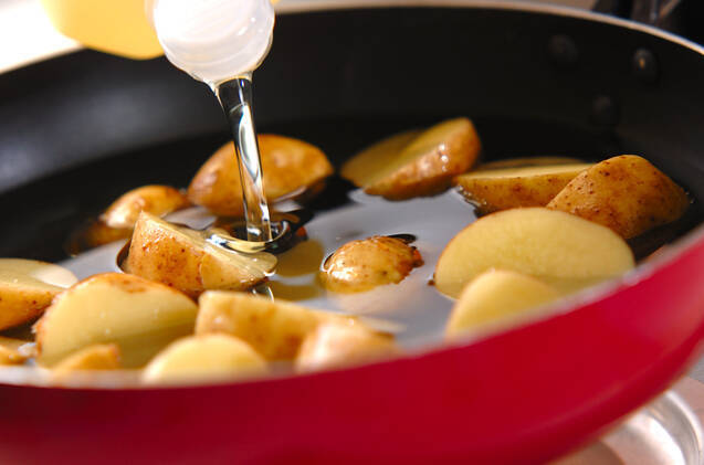 新ジャガの揚げ煮の作り方の手順3