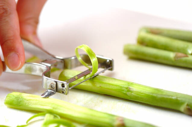 アスパラのスープの作り方の手順1