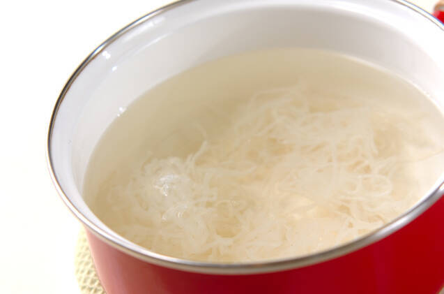 コンニャクパスタ風の作り方の手順1