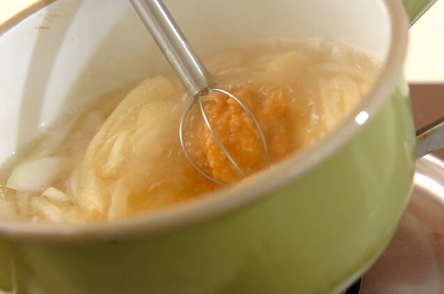 薄切りミョウガのみそ汁の作り方の手順5