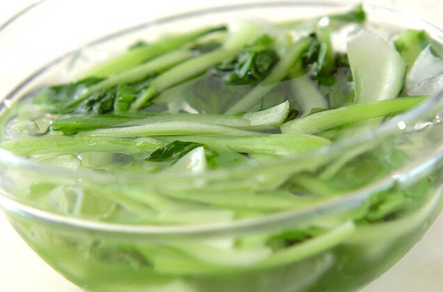 超簡単ナムル！10分で仕上がる ごま油香るチンゲン菜のナムルの作り方の手順3