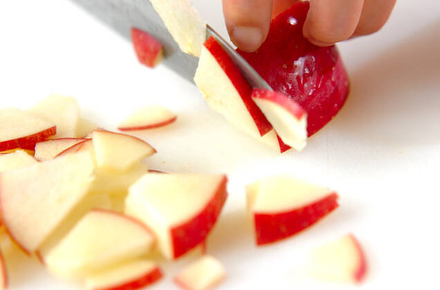 リンゴのメープルクリーム和えの作り方の手順1