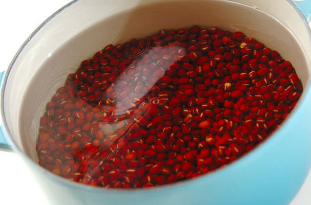 小豆の白玉ぜんざいの作り方の手順1