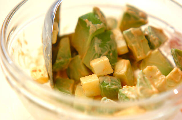 アボカドのタラコマヨ焼きの作り方の手順2