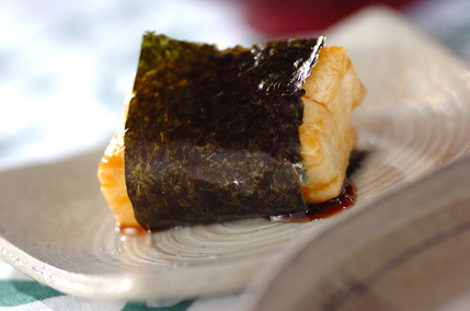 香ばしい！お餅の甘じょうゆ焼き