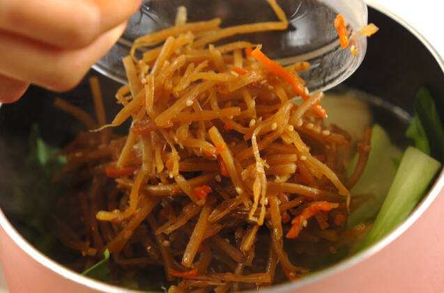 きんぴらゴボウ入り揚げ餅汁の作り方の手順3