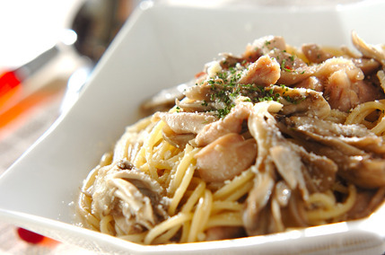 鶏とマイタケのパスタ