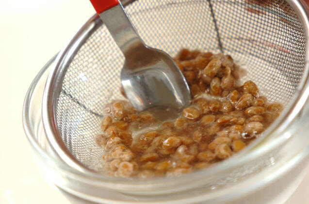 納豆のだし巻き卵の作り方の手順1