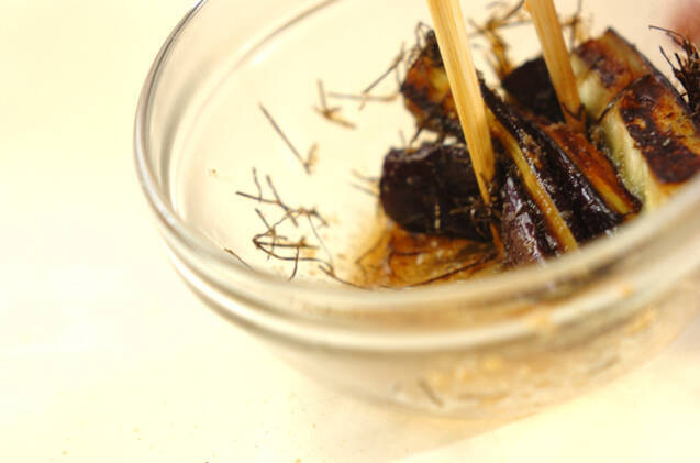 焼きナスのゴマのり和えの作り方の手順2