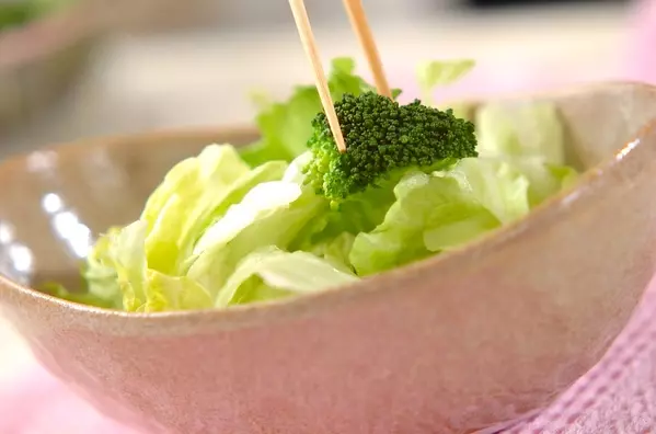 ちぎりレタスのサラダの作り方1