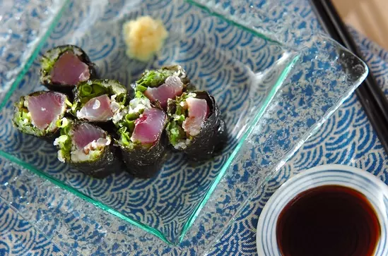 カツオのおろしロール 副菜 レシピ 作り方 E レシピ 料理のプロが作る簡単レシピ