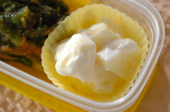 リンゴのヨーグルト和え