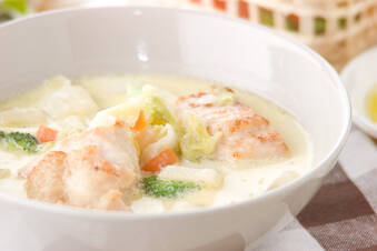 あっさりおいしい鶏むね肉と白菜のクリーム煮