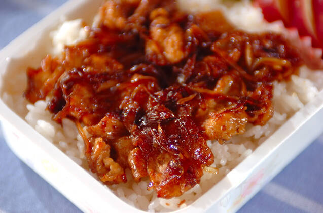 豚肉のショウガ焼き