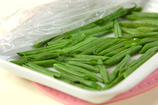サヤインゲンのレンジ蒸しの作り方の手順2
