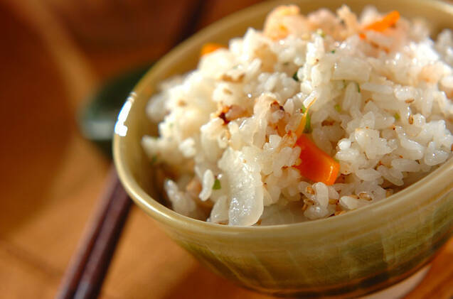 旨み広がる！ホタテ缶と大根の炊き込みご飯