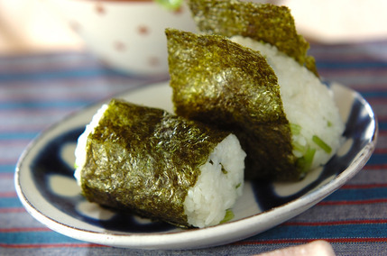 青菜の漬け物入りおにぎり