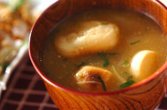 丸麩とミツバの麦みそ汁