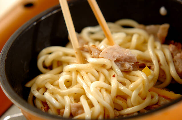 夏野菜焼きうどんの作り方の手順2