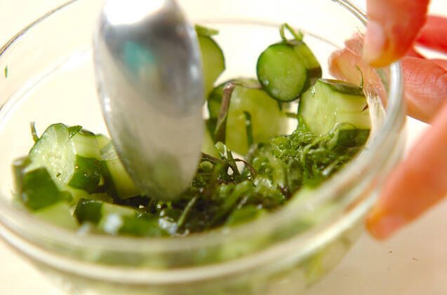 キュウリのゴマ酢和えの作り方の手順3