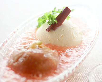 イチジクコンポートと白ワインジュレ