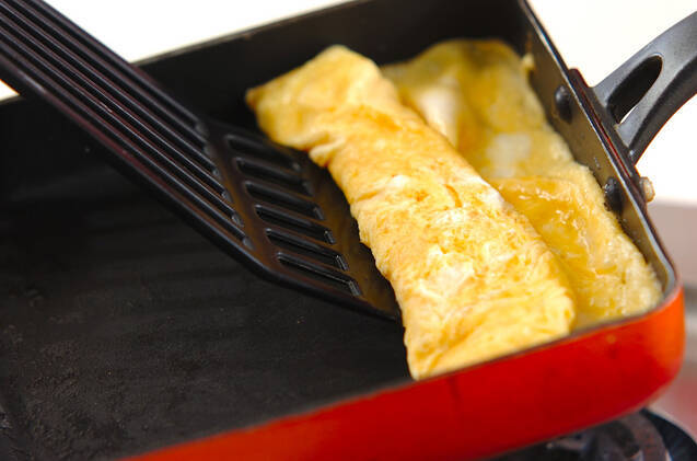 だし巻き卵（甘め）の作り方の手順4