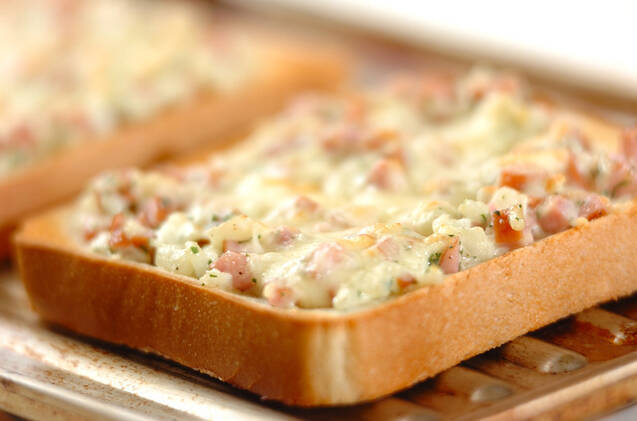 オニオンソーセージトーストの作り方の手順2