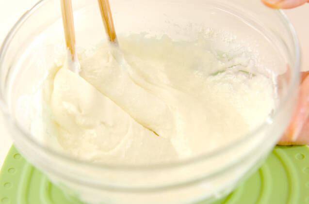 冷やしカレーそば・揚げ卵のせの作り方の手順1