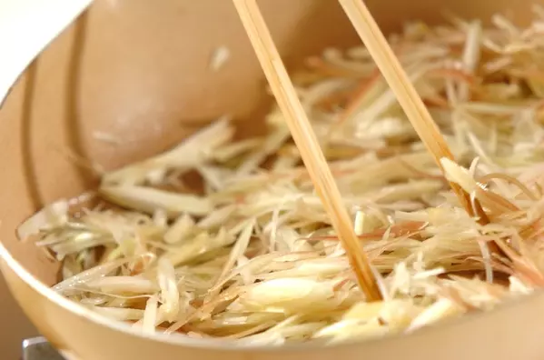 生らっきょうとミョウガのきんぴらの作り方2