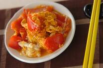 スピード中華副菜！トマトのオイスター炒め