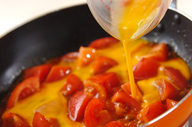 スピード中華副菜！トマトのオイスター炒めの作り方の手順3
