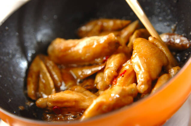 鶏手羽とゴボウの甘酢炒めの作り方の手順6