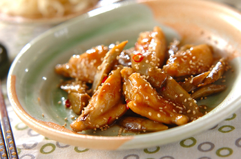 鶏手羽とゴボウの甘酢炒め