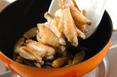 鶏手羽とゴボウの甘酢炒めの作り方2