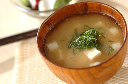 ゴマ入り豆腐のみそ汁