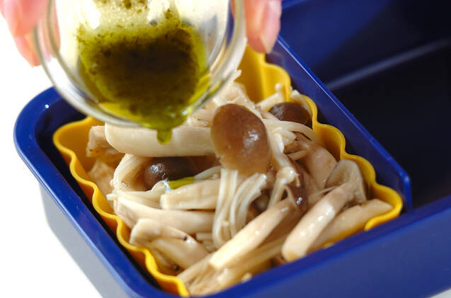 ホイルで簡単蒸しキノコの作り方の手順3