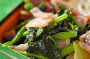 ホウレン草とベーコンのソテー