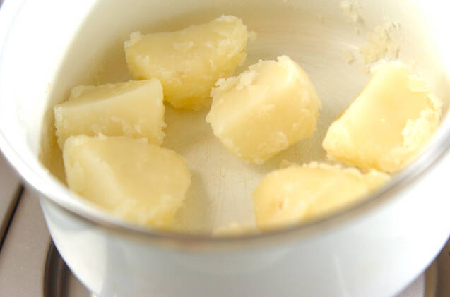 フライドオニオン入りポテトサラダの作り方の手順2